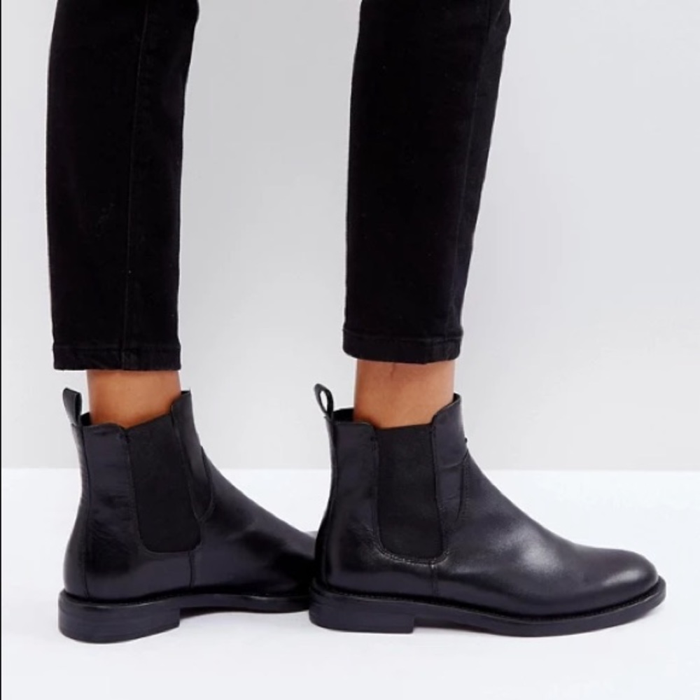 Vagabond Chelsea boots
